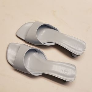 NWOT Zara light blue block heel square toe…